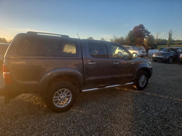 Toyota Hilux 3.0 D4D Invincible 401213420