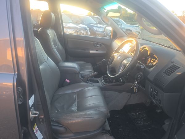 Toyota Hilux 3.0 D4D Invincible 401213428