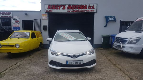 Toyota Auris VAN 1.4 DIESEL MINT VAT INVOICE 401414947