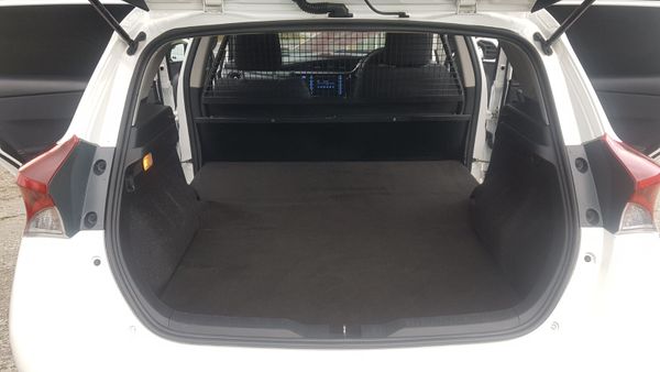 Toyota Auris VAN 1.4 DIESEL MINT VAT INVOICE 401415037