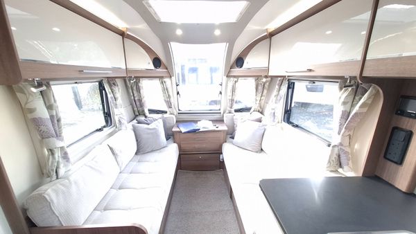 Bailey Unicorn Valencia 4 berth fixed bed 401585781