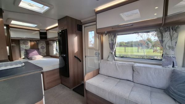 Bailey Unicorn Valencia 4 berth fixed bed 401585792