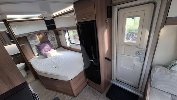 Bailey Unicorn Valencia 4 berth fixed bed 401585793