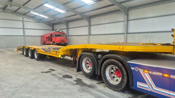 Trailers 402141594