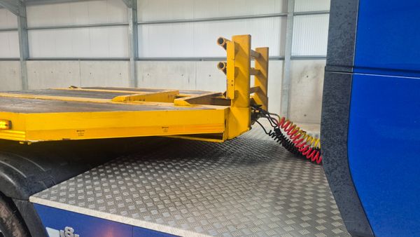 Trailers 402141597