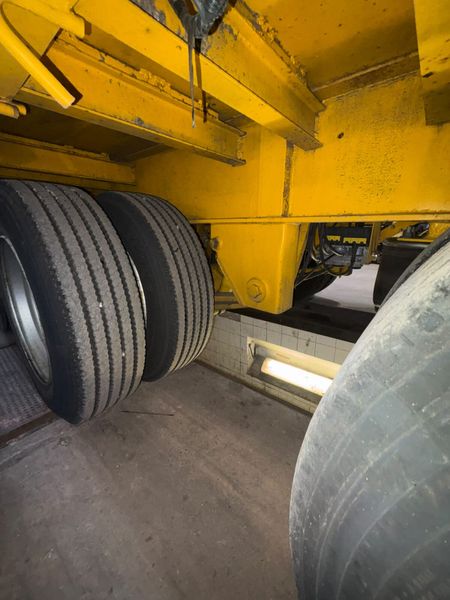 Trailers 402141698